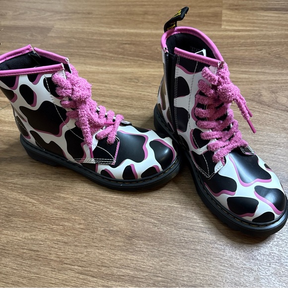 Dr. Martens Other - Dr. Martens 1460 youth size 4 cow print‎ patent lamper leather boots